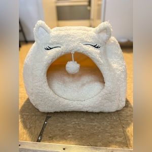 Super soft cat house bed with dangling ball